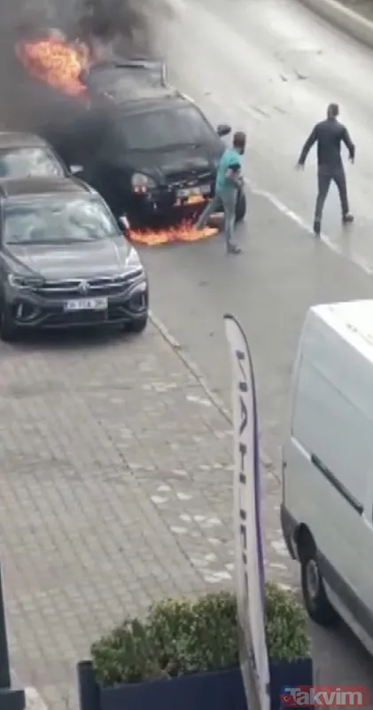 Ümraniye'de dehşet anları! Otomobilini yakıp polise bıçakla saldırdı... Ölü ve yaralılar var - 12