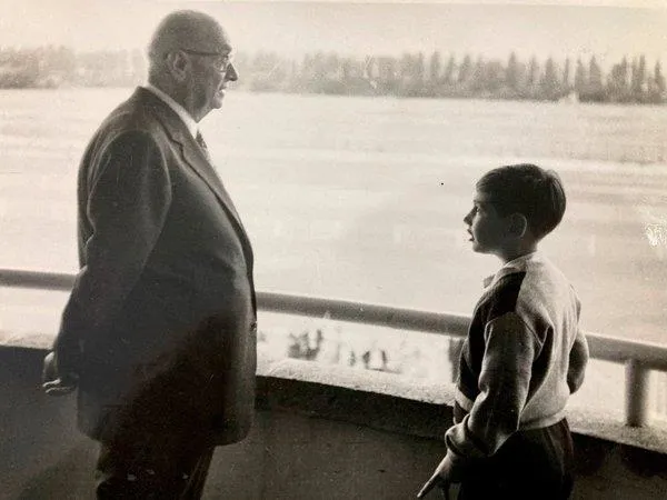 Merhum Başbakan Adnan Menderes'in yeni fotoğrafları ortaya çıktı! İşte 16 yaşındaki liseli Menderes-3