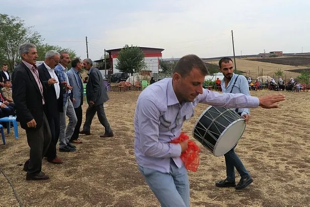 Diyarbakırlı Hacire Ana, PKK'nın elinden kurtardığı oğlunu evlendirdi-2