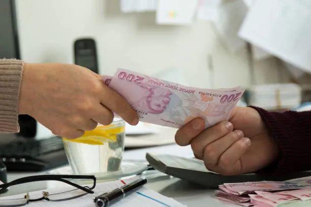 ssk-bag-kur-emekli-maas-hesabi-temmuz-2023-zamli-maas-tablosu-enflasyon-farki-refah-payi-en-dusuk-emekli-maasi-1683405270451.jpg SSK, Bağ-Kur EMEKLİ MAAŞ HESABI | Temmuz 2023 ZAMLI MAAŞ TABLOSU! Enflasyon farkı + refah payı! En düşük emekli maaşı kaç TL olacak?-2