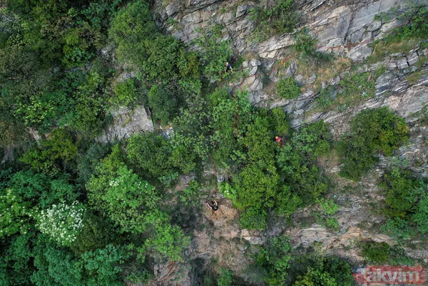 Bursa'da tam kapanma tedbirlerini delen genç, polisten kaçıp tırmandığı kayalıkta mahsur kaldı - 5