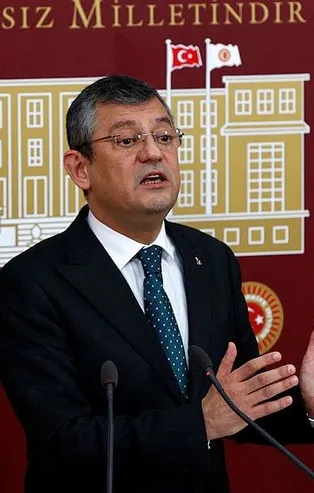 CHP'li Özgür Özel'in partideki çelişkiyi gözler önüne seren "Semra Güzel" açıklaması! Sorun PKK sempatisi değil fotoğrafmış!