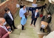 CHP İstanbul Milletvekili Gamze Akkuş İlgezdi ve beraberindekilerden oluşan heyet, yardım dağıtımını şova çevirdi