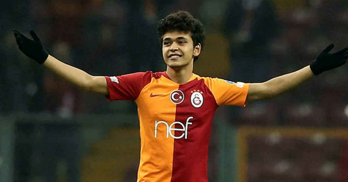 Galatasaray I Sallayan Mustafa Kapi Ve Ozan Kabak Fotografi Kadro Disi Birakilmisti Galeri Takvim