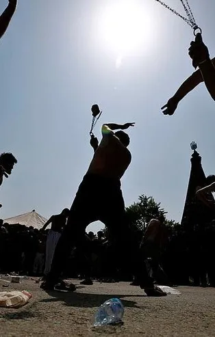 Pakistan'da bombalı saldırı: 3 ölü, 59 yaralı