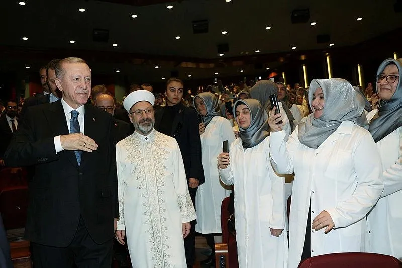 Başkan Erdoğan'dan Diyanet Akademisi Başkanlığı Mezuniyet Merasiminde önemli açıklamalar-11
