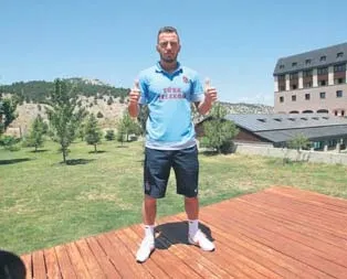 Helikopterle geldi sessiz sedasız gidiyor