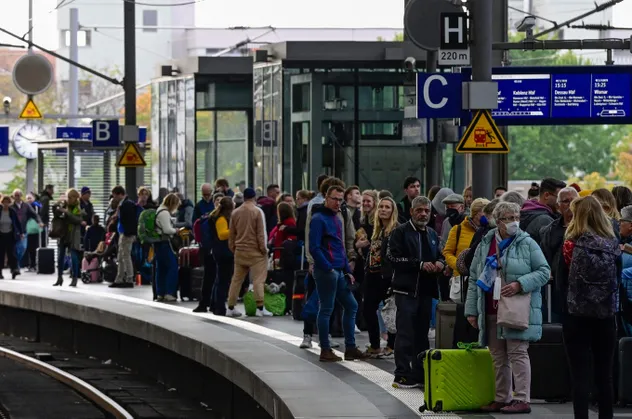 SON DAKİKA: Avrupa'da neler oluyor? Almanya'da tren hatlarına sabotaj düzenlendi