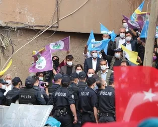 HDPli vekil teröre tepki eylemini engellemek istedi! Sloganlara karşı çıktı