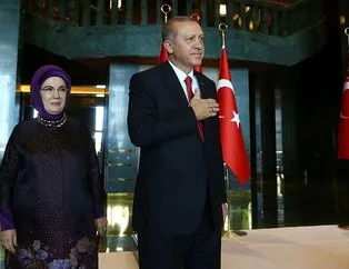 Zelenskiy’den Başkan Erdoğan ve eşine hediye