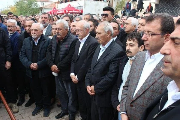kemal-kilicdaroglunun-kardesi-celal-kilicdaroglu-son-yolculuguna-ugurlandi-1668863192360.jpeg