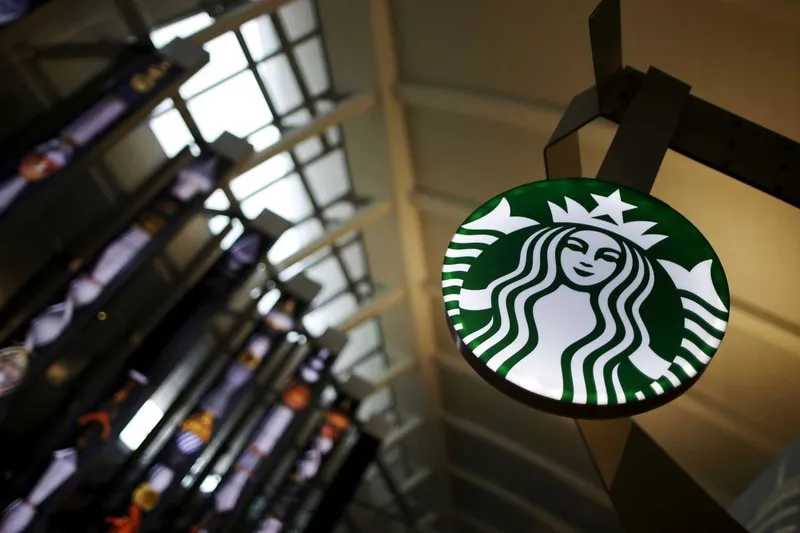 Katliam destekçisi Starbucks'ın çevreci balonu patladı! Yeni CEO Brian Niccol işe uçakla gidip gelecek-2