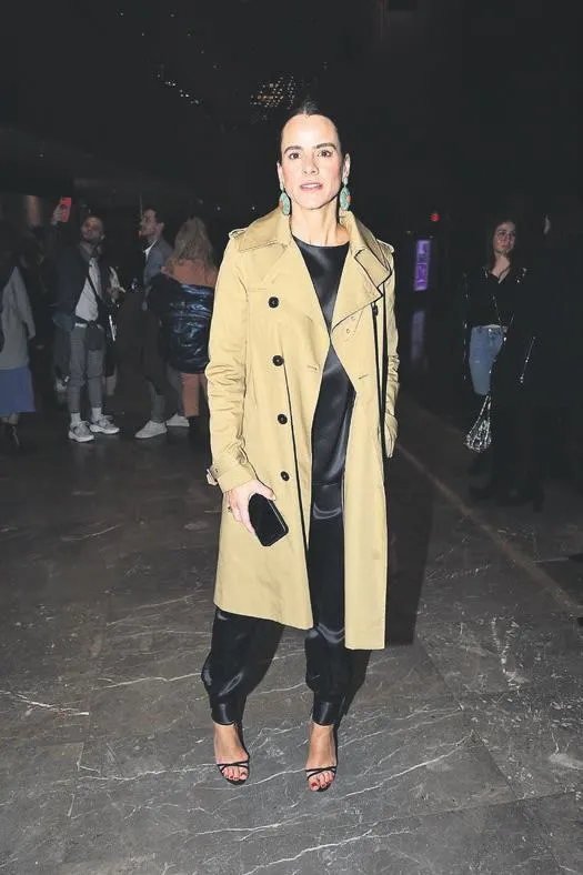 Mercedes Fashion Week'e ünlü akını! Aleyna Tilki, Şükrü Özyıldız, Özge Ulusoy, Ezgi Mola, Hazal Kaya, Edvina Sponza tarzlarıyla büyüledi-5