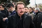 Orhan Gencebay'ın A Haber tutkusu! Nerede olursa olsun cep telefonundan izliyor