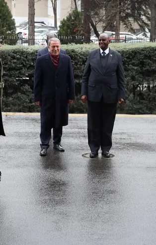 Bakan Akar Uganda Savunma Bakanı Bright Rwamirama ile bir araya geldi