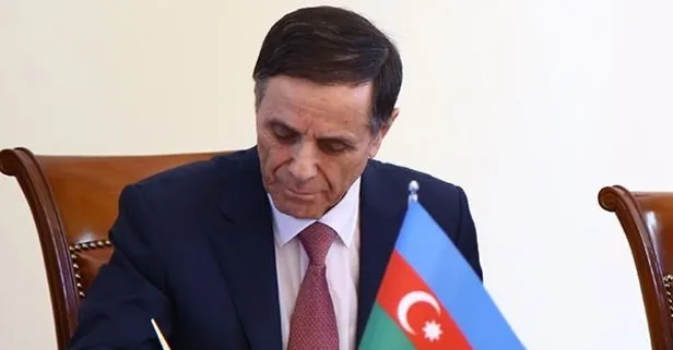 Azerbaycan’da flaş istifa!