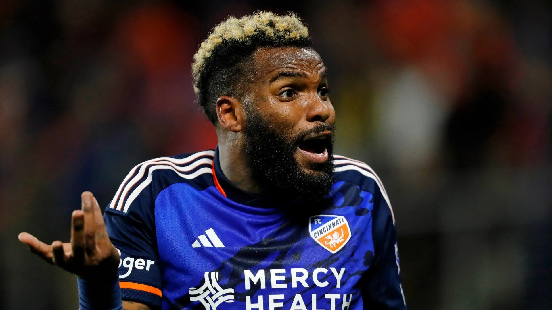 Son dakika trasnfer haberi... Galatasaray Süper Lig'İn eski gol kralını alıyor! Okan Buruk istedi Cedric Bakambu'dan sonra bir sürpriz daha geliyor - 11