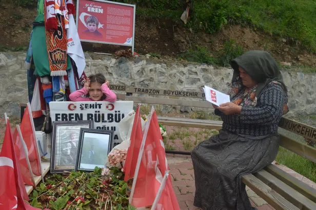 Şehit Eren Bülbül anısına hüzünlü karne! Sosyal medyada paylaşım rekoru kırdı-3