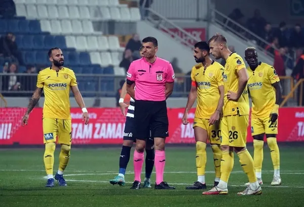 ankaragucu-kasimpasa-deplasmanindan-puanla-dondu-1667589598300.jpeg
