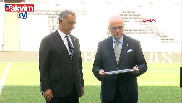 Ahmet Nur Çebi ve yönetimi mazbatasını aldı
