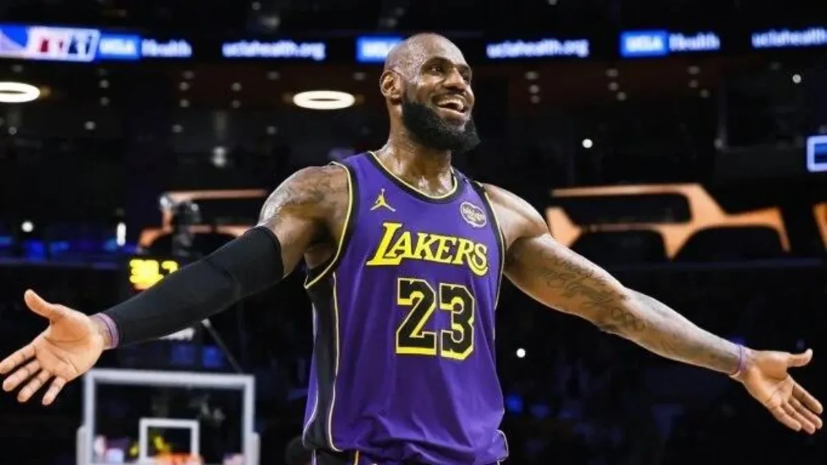 LeBron James yine tarihe geçti!