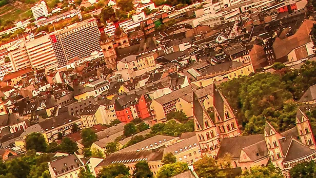 ruyada-almanyaya-gitmek-ne-anlama-gelir-neye-isarettir-ruyada-almanyaya-gitmek-anlami-yorumu-1656594315959.jpg Rüyada Almanya’ya gitmek ne anlama gelir, neye işarettir? Rüyada Almanya’ya gitmek anlamı, yorumu-4