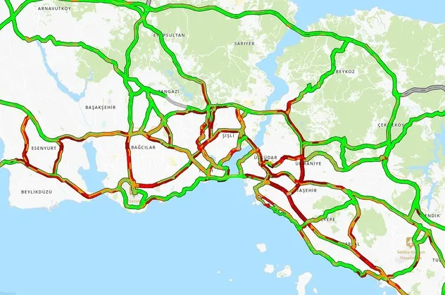 İstanbul'da sağanak yağış sonrası trafik durma noktasına geldi!