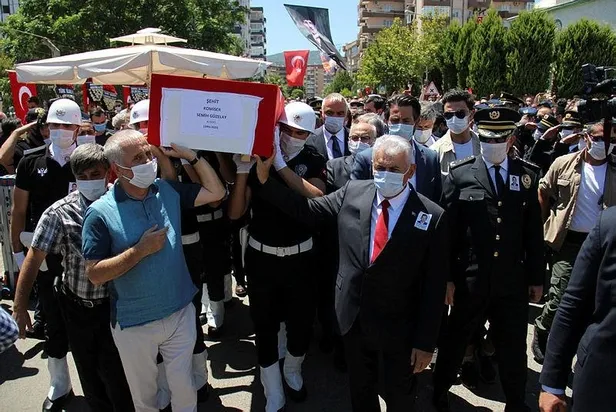 Van'da şehit olan kahraman polislere son veda-9