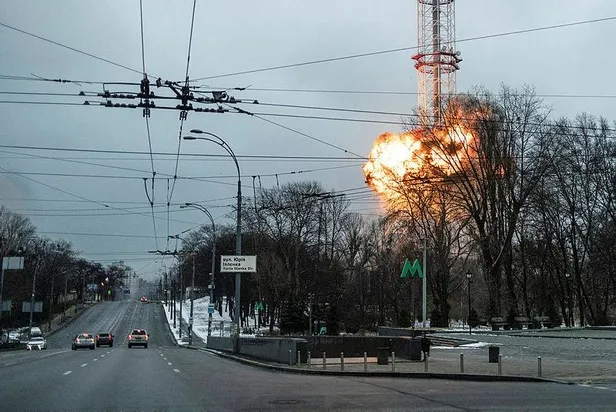 air-darbe-1646605778577.jpeg Rusya-Ukrayna savaşında bugüne kadar şehirleri bombalayan toplam 44 Rus jeti ve 48 savaş helikopteri düşürüldü-2