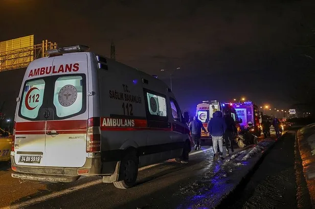 Son dakika: Esenler'de aynı noktada iki kaza! 7 araç birbirine girdi: 4 yaralı-7