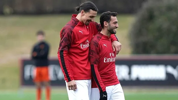 Zlatan Ibrahimovic'in Hakan Çalhanoğlu paylaşımı çok konuşuldu! Aralarından su sızmıyor-1