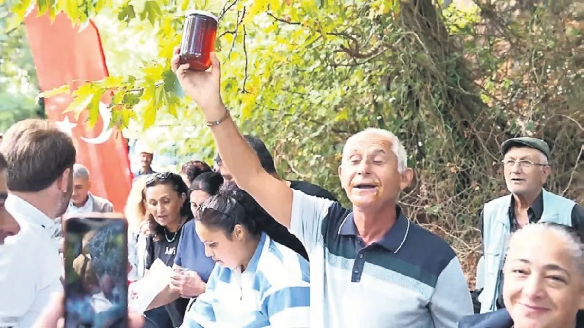 Kazdağı Bal Şenliği’nde 1 kiloluk balı 2 dakikada yedi
