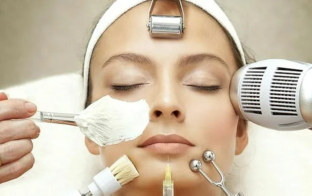 424-yontemi-ile-20-yas-genc-gozukeceksiniz-koreli-kadinlarin-estetiksiz-cam-gibi-cilde-sahip-olma-sirri-bakin-1693859004503.jpg 4+2+4 yöntemi ile 20 yaş genç gözükeceksiniz! Koreli kadınların estetiksiz cam gibi cilde sahip olma sırrı bakın neymiş!-2