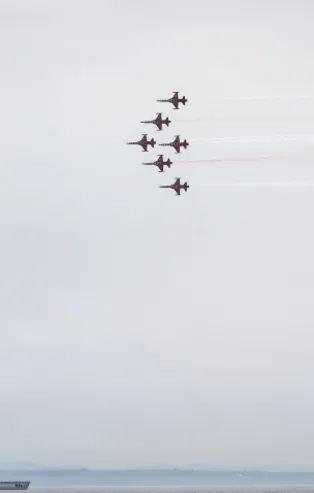 Türk Yıldızları'nın gösterisi nefes kesti