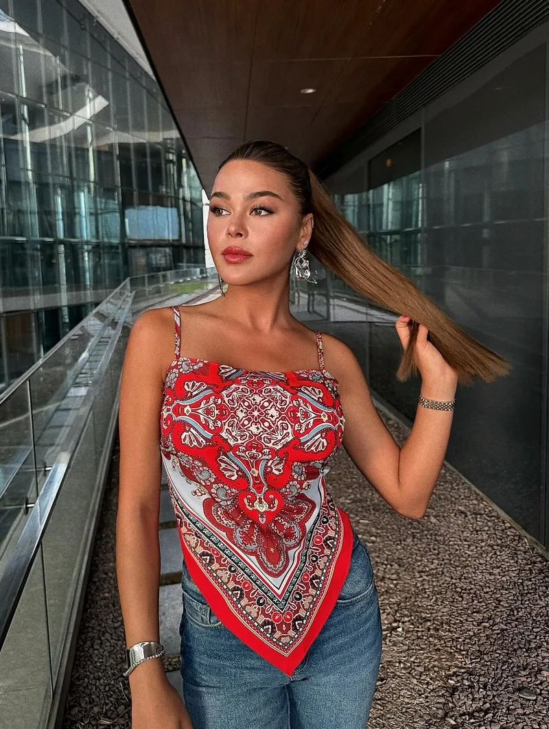 aslihan-karalar-villasi-yaninca-harekete-gecti-ev-bakiyorum-1775210038504.jpg Aslıhan Karalar villası yanınca harekete geçti: “Ev bakıyorum”-4