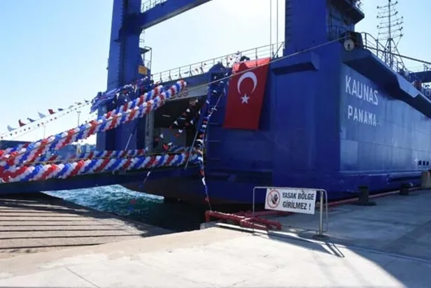 Çeşme ile Atina arasında feribot seferleri başladı-1