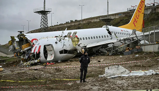 Canlı yayında simülasyonla uygulandı! Pegasus uçağı pistten nasıl çıktı? | Video