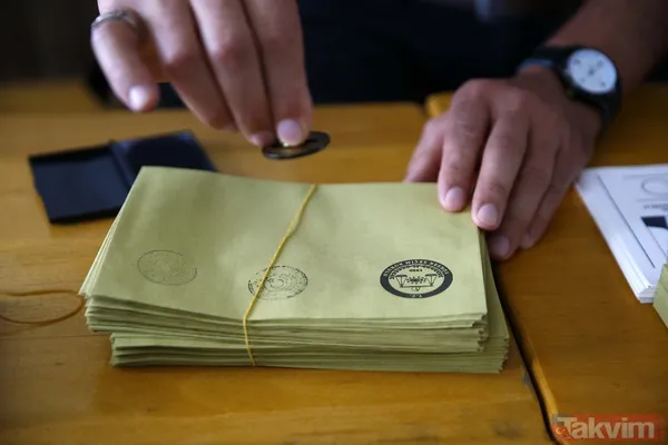 Türkiye'nin Hemen Hemen Her Yerinden Gelen Görüntüler Vatandaşların Oy Vermek İçin Okullara Gittiğini Gösteriyor.