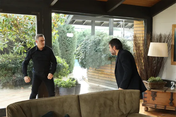 Eşkıya Dünyaya Hükümdar Olmaz 150. bölüm fragmanı: Tipi ablasına vurgun olan Haşmet'i öldürüyor mu?-2