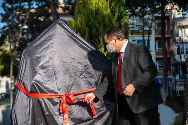CHP taş devrinden çıkamıyor! Bilecik Belediyesi'nden yeni heykel açılışı-3