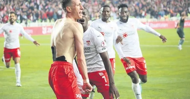 Ziraat Türkiye Kupası’nda Alayanspor’u eleyen Sivasspor Kayserisporun finaldeki rakibi oldu