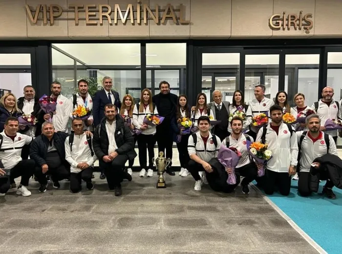 golbol-milli-takim-kafilesi-istanbula-geldi-1702844044309.jpeg