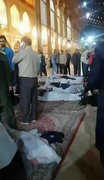 iranda-turbeye-silahli-saldiri-cok-sayida-olu-var-1666804781321.jpeg İran'da türbeye silahlı saldırı: Çok sayıda ölü var-1