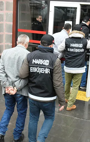 Eskişehir’de uyuşturucu operasyonu: 8 gözaltı