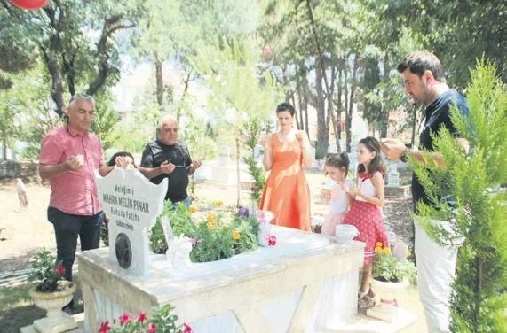 kanseri-2-kez-yenen-cemre-ucaryilmaz-metinden-aci-haber-1657490033759.jpeg Kanseri 2 kez yenen Cemre Uçaryılmaz Metin'den acı haber-3