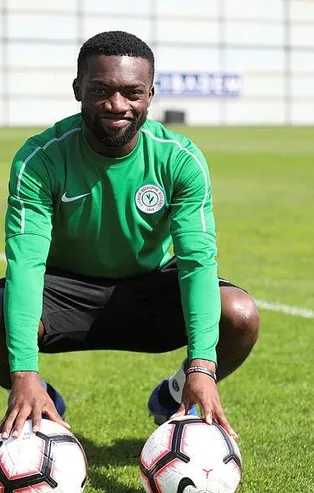 Medipol Başakşehir, Okechukwu Azubuike'yle 1 yıllık kiralık anlaşmaya vardı