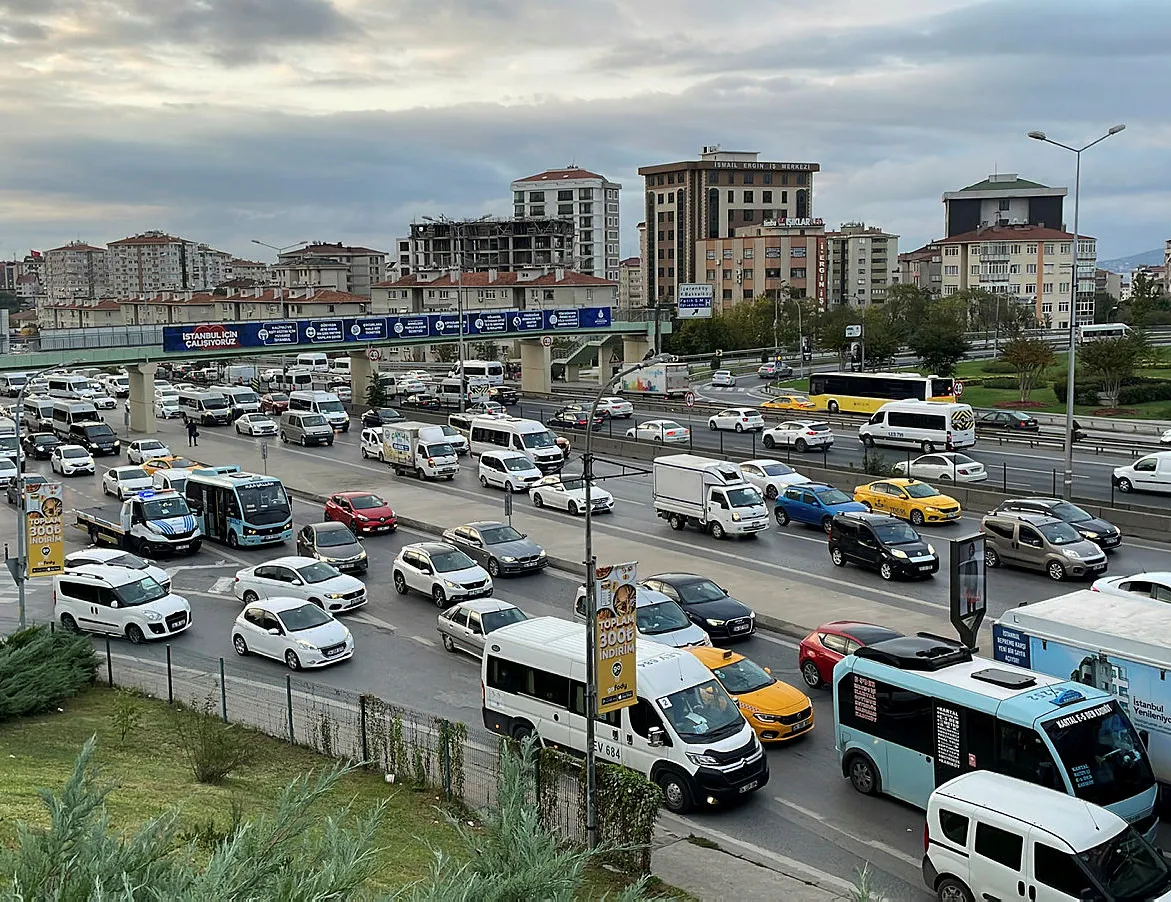 İstanbul’da ilk iş gününde trafik kabusu