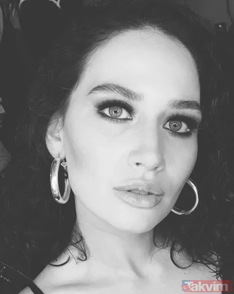 Hülya Avşar'ın kucağına oturmasıyla hafızalara kazınan İbrahim Tatlıses'in veliahtına bakın! Küçük İbo ortaya çıktı o artık 39 yaşında... - 32