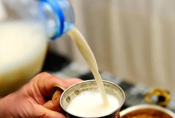 Gıda teröristlerinden akılalmaz hile! Sütün yağı çıkarıp çamaşır suyu ekliyorlar!-4