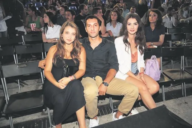 Murat Dalkılıç aşka geldi! Hande Erçel için yazdığı şarkıyı gözlerine bakarak söyledi - 5